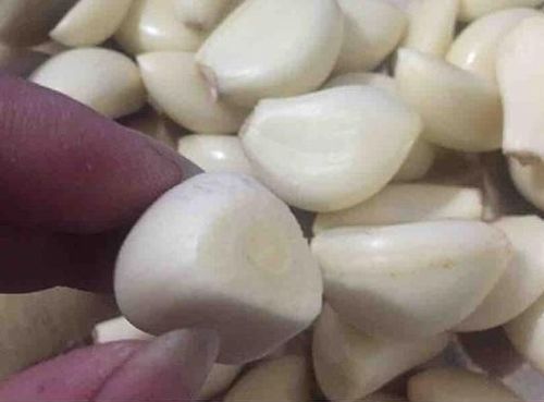 腌制臘八蒜，只加醋大錯特錯！加點“它”，蒜瓣更脆更香